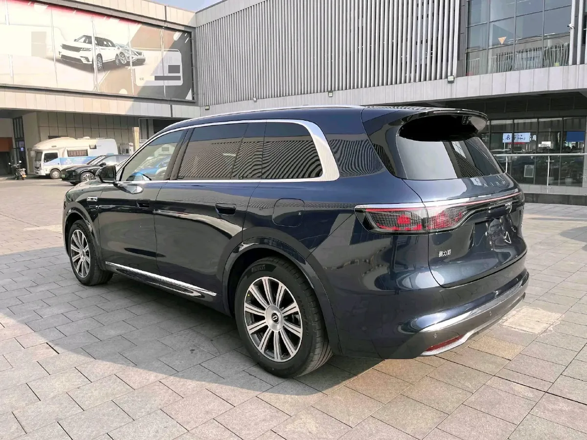 2025 AITO AITO M8 REEV 160HP REEV 53.4KWH,autocango,china used car exporter,china ev exporter,chinese used car exporter,chinese used ev exporter