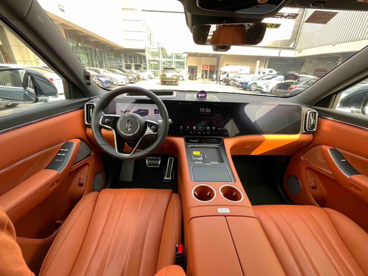 2025 AITO AITO M8 REEV 160HP REEV 53.4KWH,autocango,china used car exporter,china ev exporter,chinese used car exporter,chinese used ev exporter