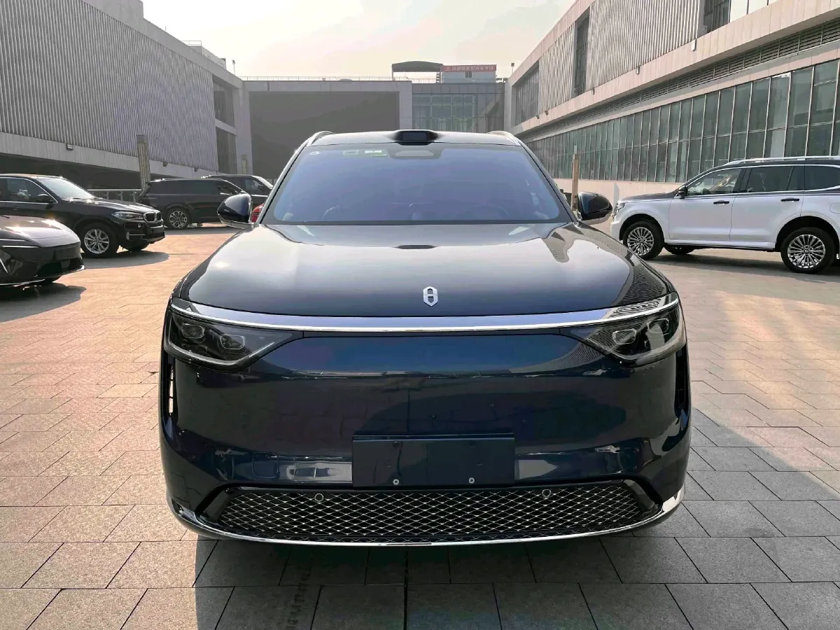 2025 AITO AITO M8 REEV 160HP REEV 53.4KWH,autocango,china used car exporter,china ev exporter,chinese used car exporter,chinese used ev exporter