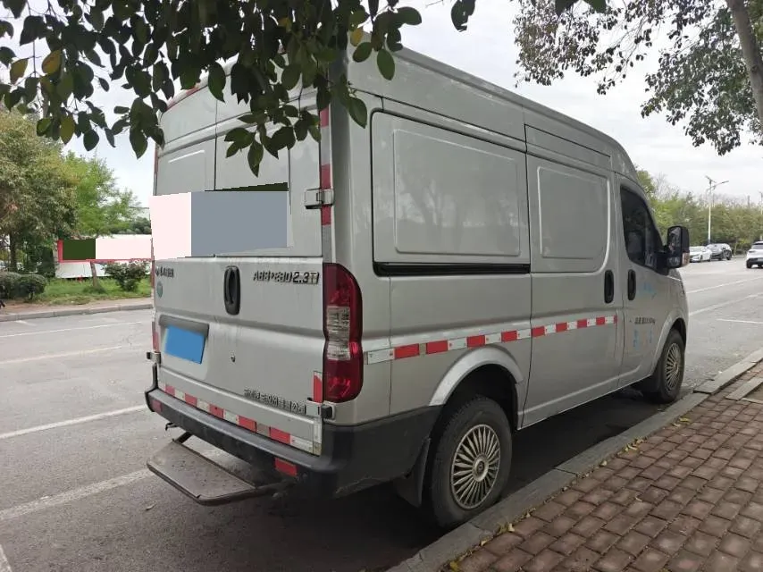 2019 MAXUS XinTu V80 2.5T 136HP L4 6MT,autocango,china used car exporter,china ev exporter,chinese used car exporter,chinese used ev exporter