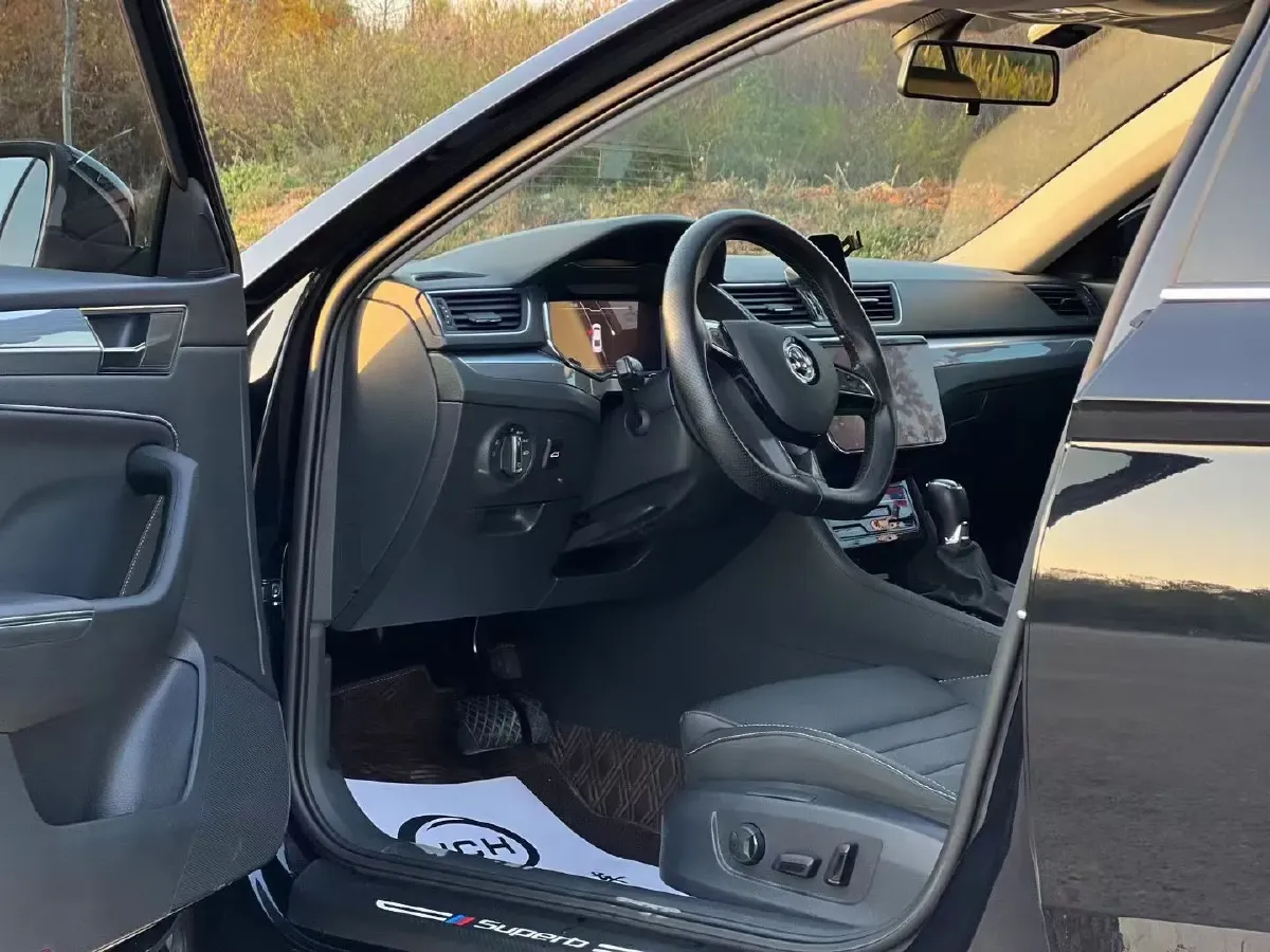 2022 Skoda Superb 1.4T 150HP L4 7DCT,autocango,china used car exporter,china ev exporter,chinese used car exporter,chinese used ev exporter