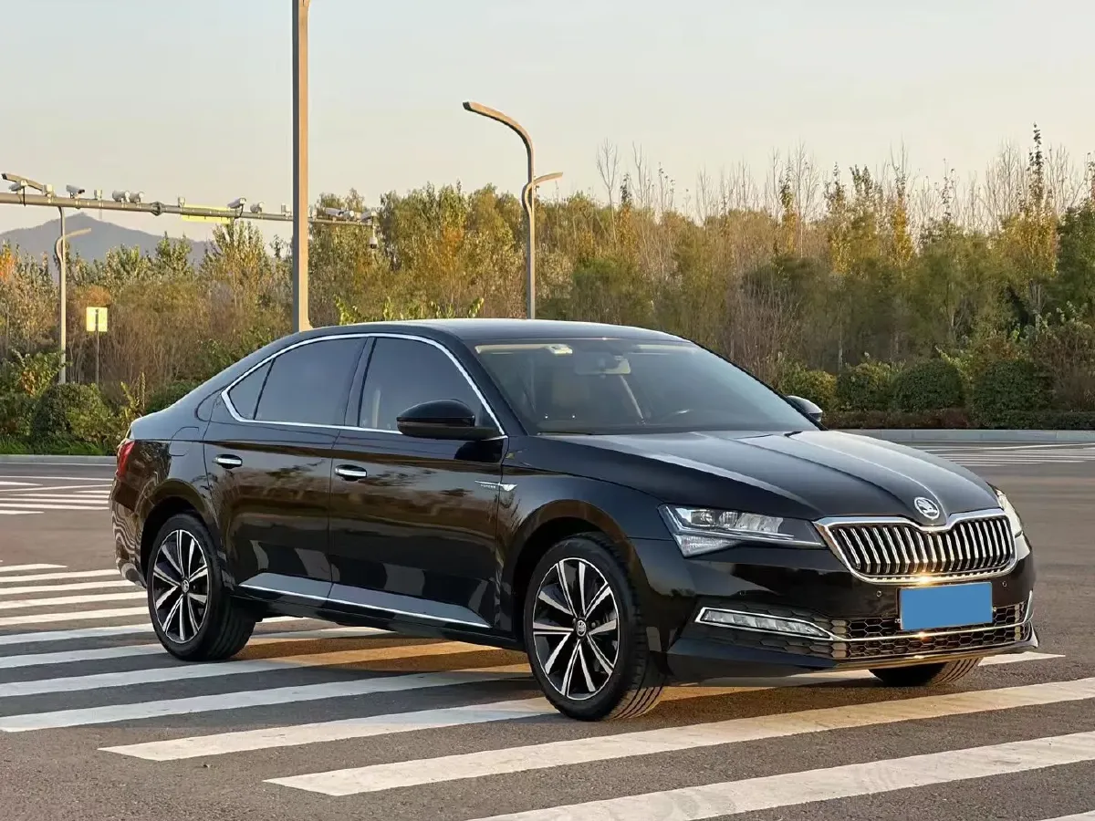2022 Skoda Superb 1.4T 150HP L4 7DCT,autocango,china used car exporter,china ev exporter,chinese used car exporter,chinese used ev exporter