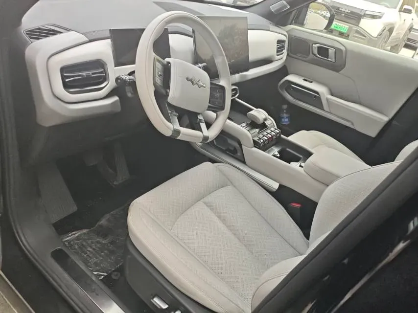 2025 FangChengBao Tai 3 BEV,autocango,china used car exporter,china ev exporter,chinese used car exporter,chinese used ev exporter