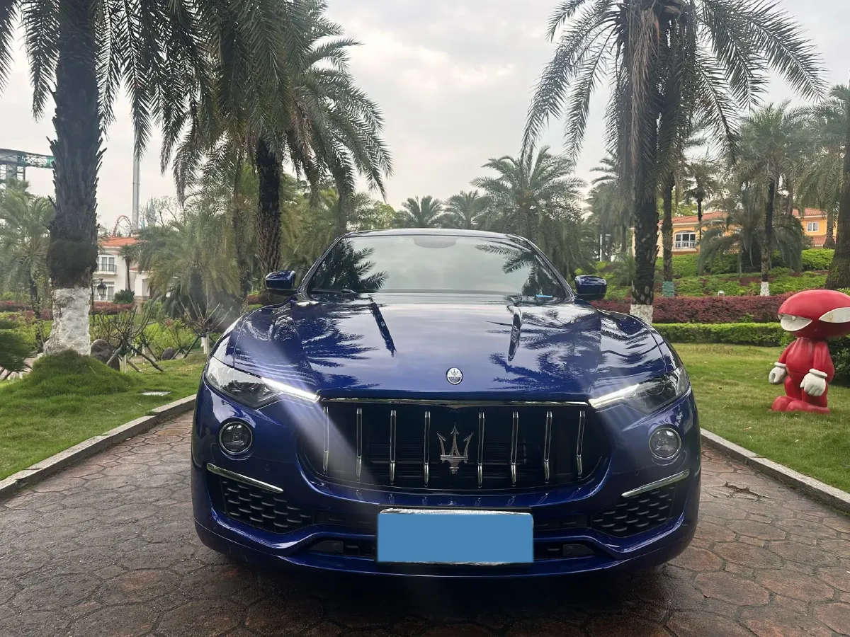 2022 Maserati Levante 2.0T 330HP L4 8AT,autocango,china used car exporter,china ev exporter,chinese used car exporter,chinese used ev exporter