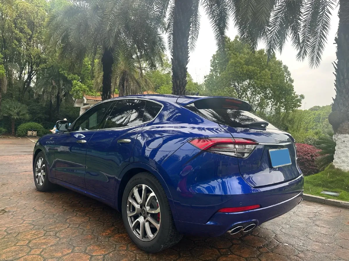 2022 Maserati Levante 2.0T 330HP L4 8AT,autocango,china used car exporter,china ev exporter,chinese used car exporter,chinese used ev exporter