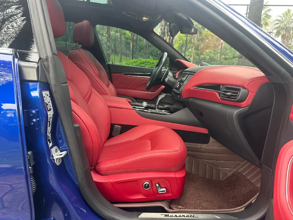 2022 Maserati Levante 2.0T 330HP L4 8AT,autocango,china used car exporter,china ev exporter,chinese used car exporter,chinese used ev exporter