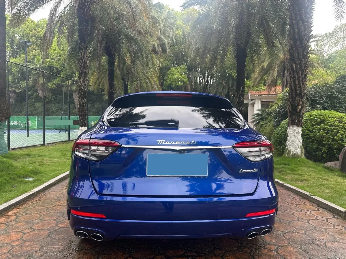 2022 Maserati Levante 2.0T 330HP L4 8AT,autocango,china used car exporter,china ev exporter,chinese used car exporter,chinese used ev exporter