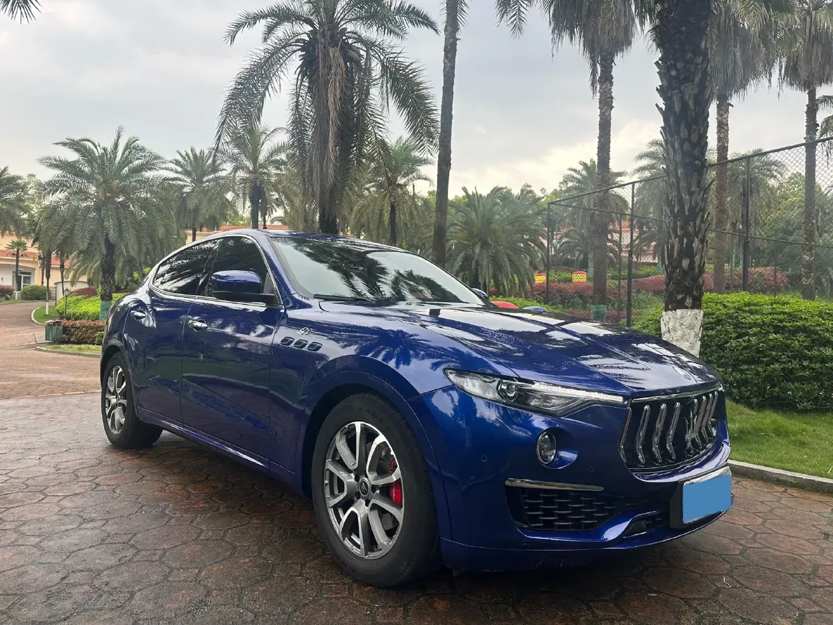 2022 Maserati Levante 2.0T 330HP L4 8AT,autocango,china used car exporter,china ev exporter,chinese used car exporter,chinese used ev exporter
