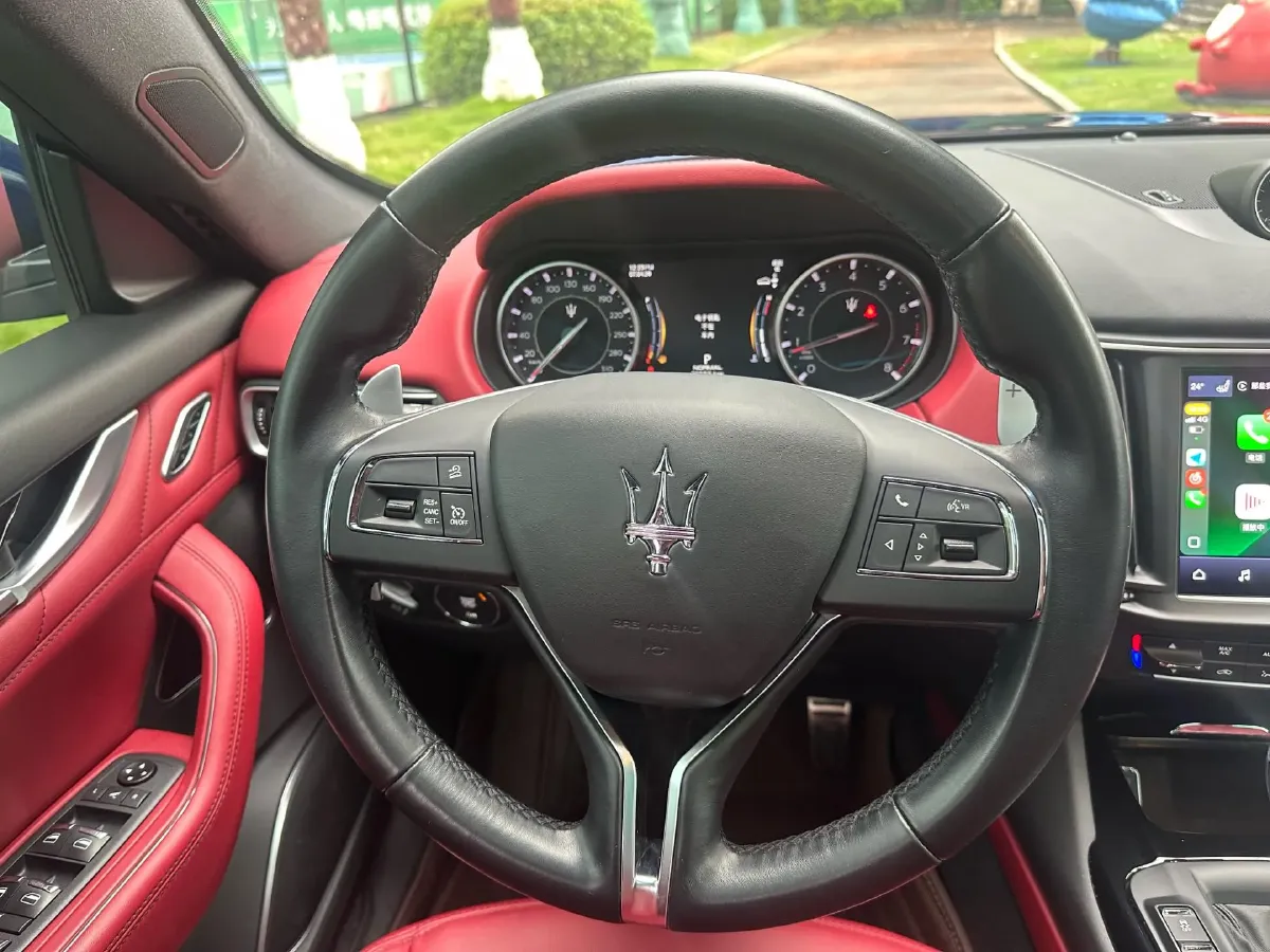 2022 Maserati Levante 2.0T 330HP L4 8AT,autocango,china used car exporter,china ev exporter,chinese used car exporter,chinese used ev exporter