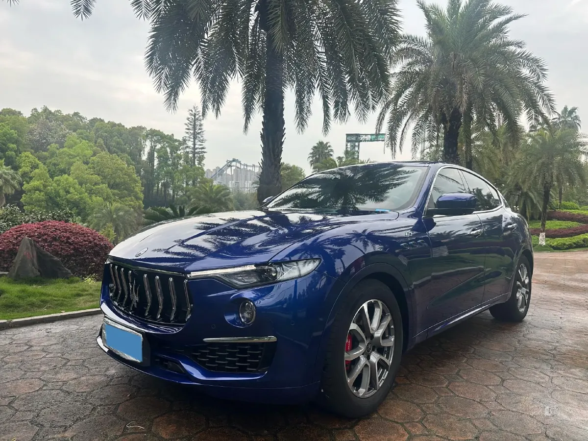 2022 Maserati Levante 2.0T 330HP L4 8AT,autocango,china used car exporter,china ev exporter,chinese used car exporter,chinese used ev exporter