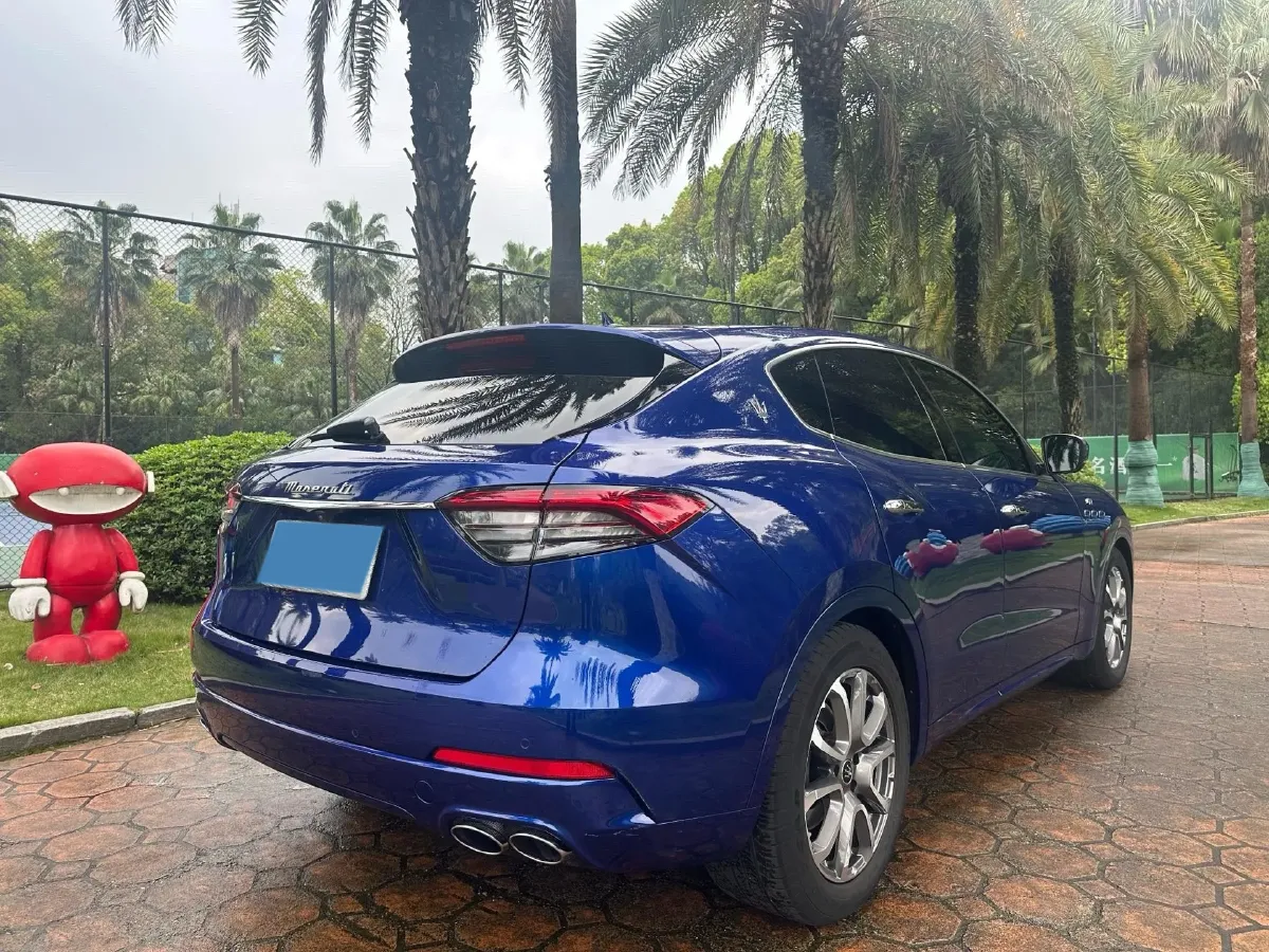 2022 Maserati Levante 2.0T 330HP L4 8AT,autocango,china used car exporter,china ev exporter,chinese used car exporter,chinese used ev exporter