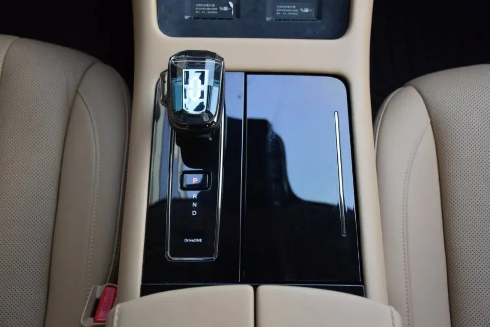 2024 Ford Transit 2.0T 143HP L4 9AT,autocango,china used car exporter,china ev exporter,chinese used car exporter,chinese used ev exporter