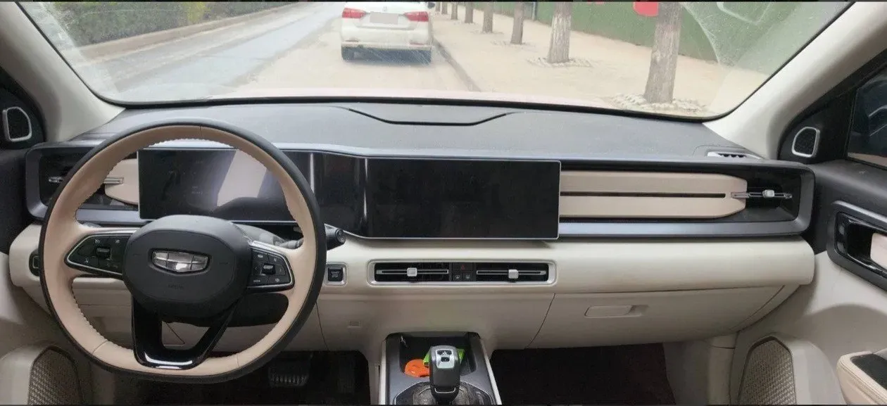 2023 Geely ICON 1.5T 181HP L4 7DCT,autocango,china used car exporter,china ev exporter,chinese used car exporter,chinese used ev exporter