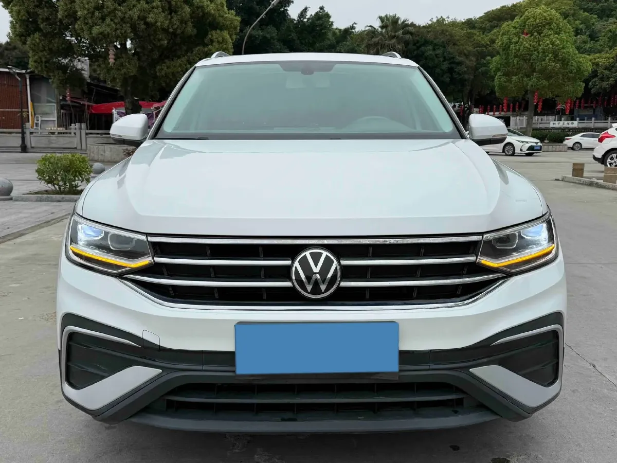 2023 Volkswagen Tiguan L 1.5T 160HP L4 7DCT,autocango,china used car exporter,china ev exporter,chinese used car exporter,chinese used ev exporter