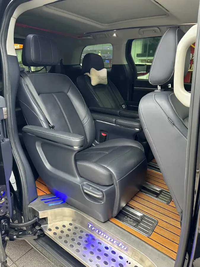 2021 GAC Trumpchi M8 2.0T 252HP L4 8AT,autocango,china used car exporter,china ev exporter,chinese used car exporter,chinese used ev exporter