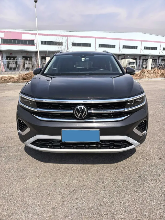 2022 Volkswagen Talagon 2.5T 299HP V6 7DCT,autocango,china used car exporter,china ev exporter,chinese used car exporter,chinese used ev exporter