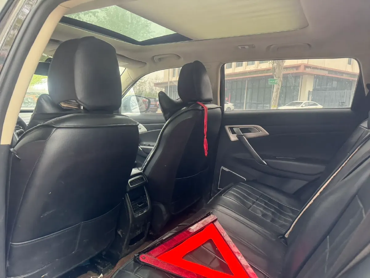 2020 Roewe i6 1.5T 169HP L4 7DCT,autocango,china used car exporter,china ev exporter,chinese used car exporter,chinese used ev exporter