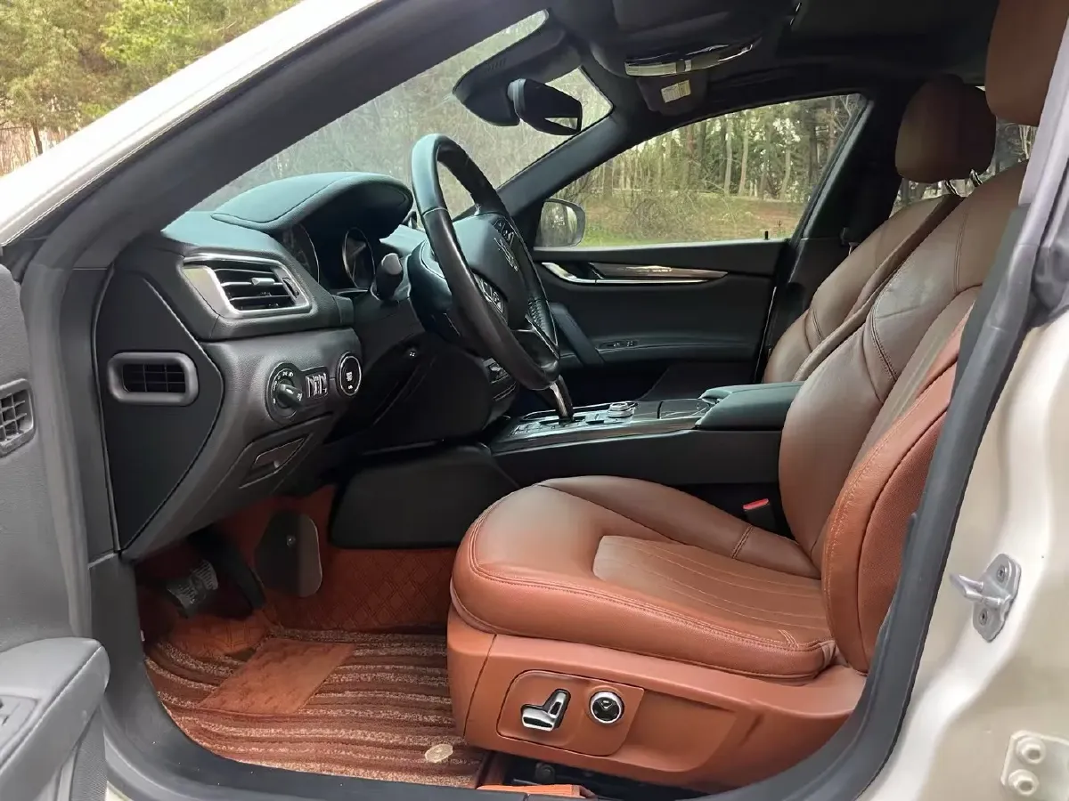 2022 Audi Q7 2.0T 245HP L4 8AT,autocango,china used car exporter,china ev exporter,chinese used car exporter,chinese used ev exporter