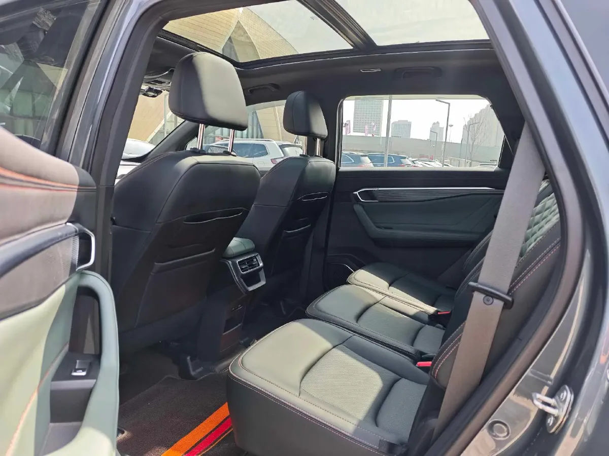 2023 Geely Okavango L 2.0T 218HP L4 7DCT,autocango,china used car exporter,china ev exporter,chinese used car exporter,chinese used ev exporter