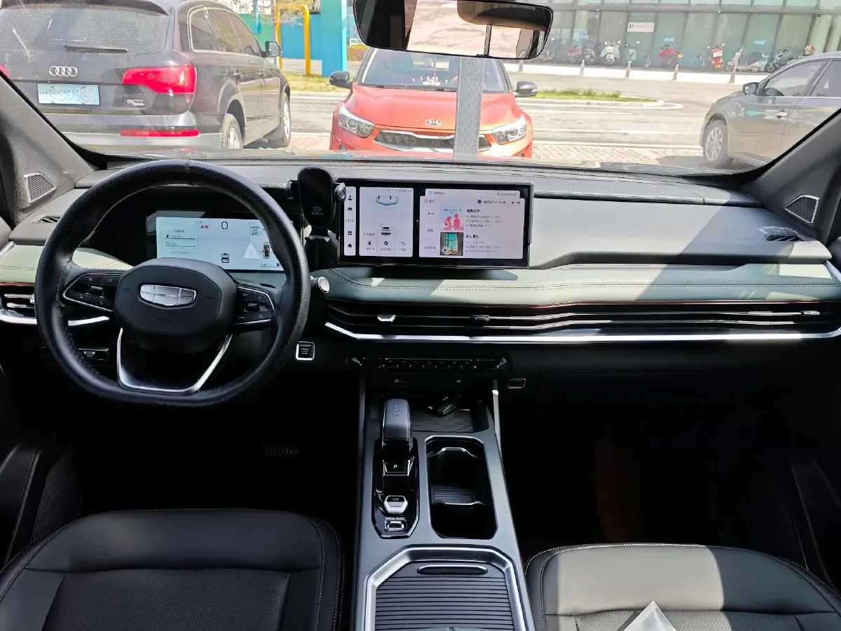 2023 Geely Okavango L 2.0T 218HP L4 7DCT,autocango,china used car exporter,china ev exporter,chinese used car exporter,chinese used ev exporter