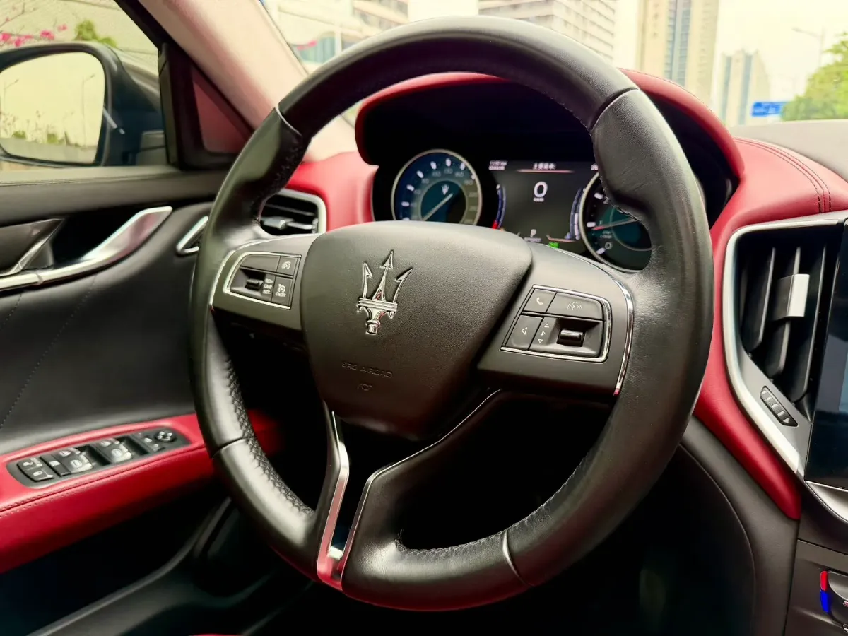 2021 Maserati Ghibli 2.0T 330HP L4 8AT,autocango,china used car exporter,china ev exporter,chinese used car exporter,chinese used ev exporter