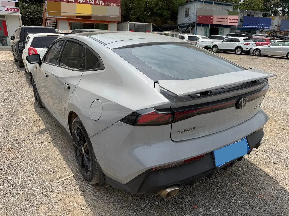 2022 ChangAn UNI-V 1.5T 188HP L4 7DCT,autocango,china used car exporter,china ev exporter,chinese used car exporter,chinese used ev exporter