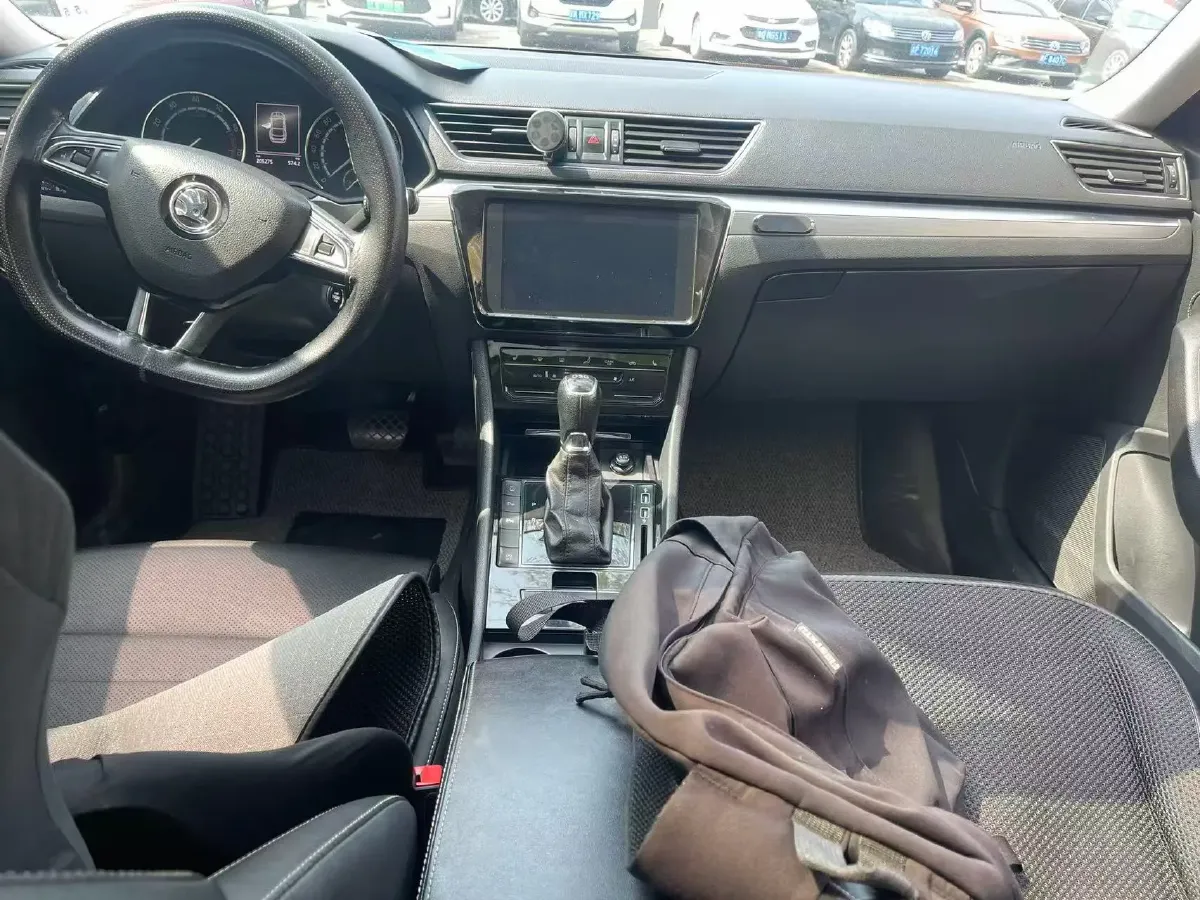 2019 Skoda Superb 1.4T 150HP L4 7DCT,autocango,china used car exporter,china ev exporter,chinese used car exporter,chinese used ev exporter