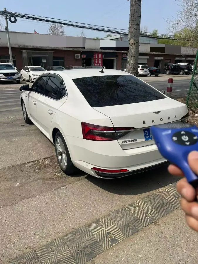 2019 Skoda Superb 1.4T 150HP L4 7DCT,autocango,china used car exporter,china ev exporter,chinese used car exporter,chinese used ev exporter