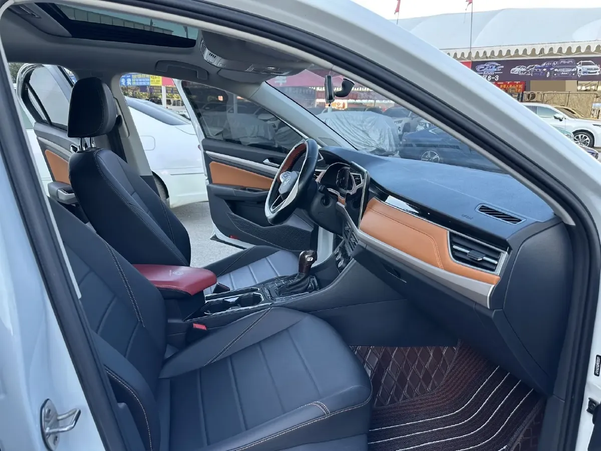 2024 Volkswagen Bora 1.2T 116HP L4 7DCT,autocango,china used car exporter,china ev exporter,chinese used car exporter,chinese used ev exporter