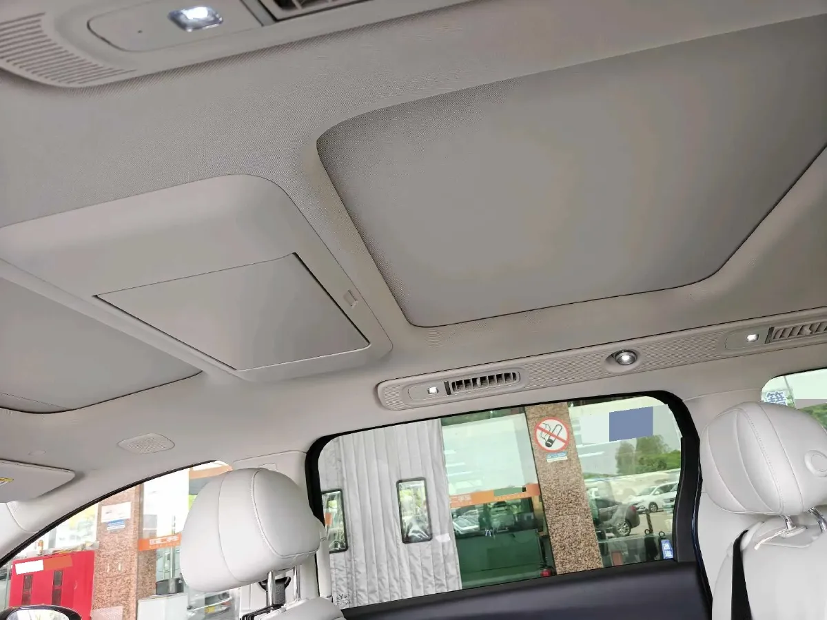 2025 Voyah Dream 1.5T 150HP L4 PHEV 41.7KWH,autocango,china used car exporter,china ev exporter,chinese used car exporter,chinese used ev exporter