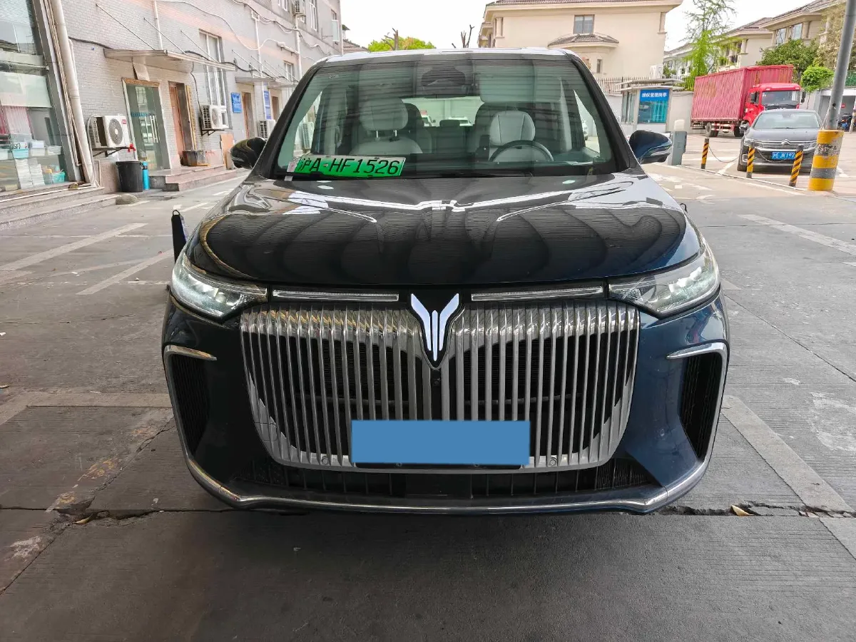 2025 Voyah Dream 1.5T 150HP L4 PHEV 41.7KWH,autocango,china used car exporter,china ev exporter,chinese used car exporter,chinese used ev exporter