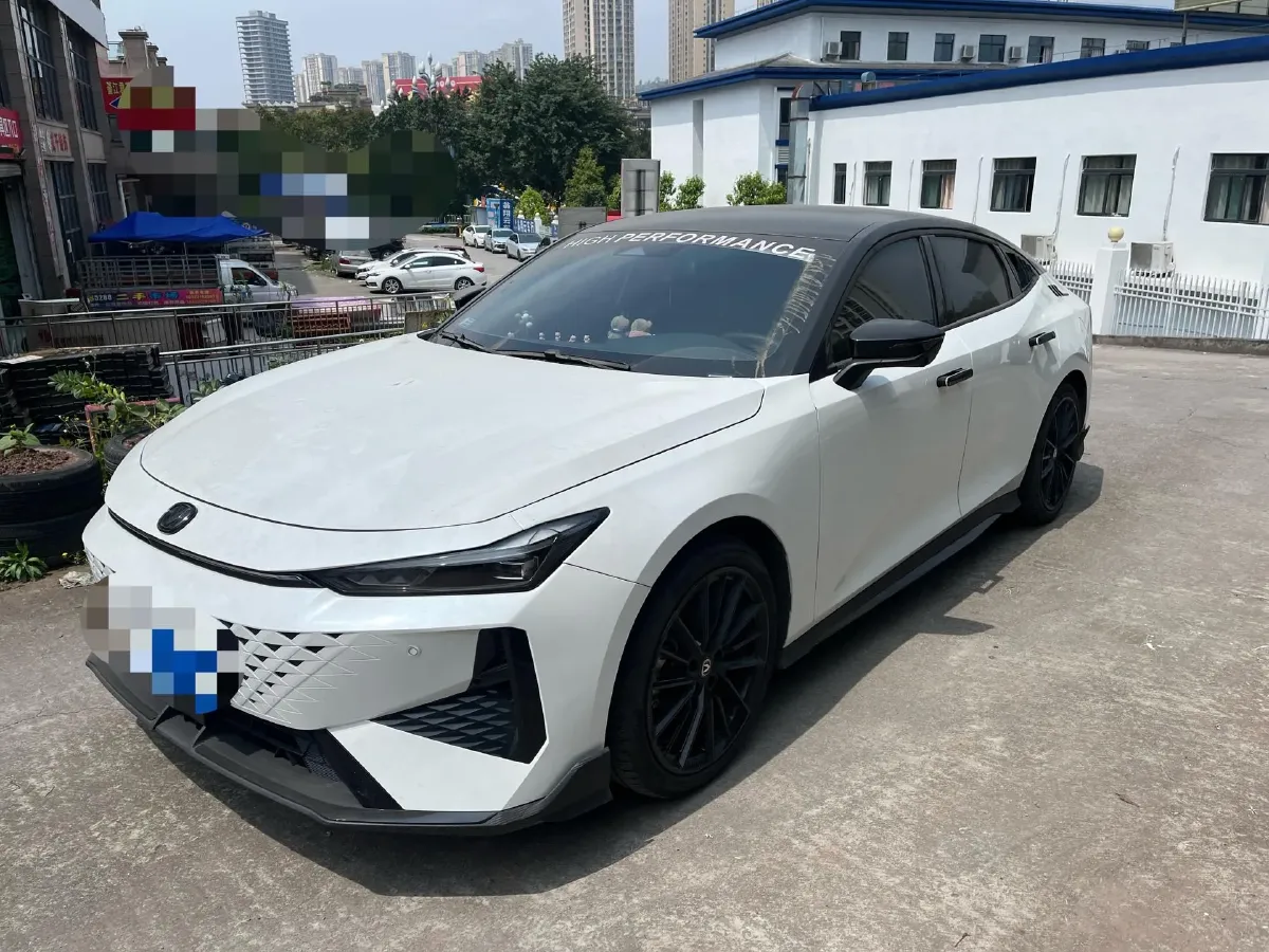 2024 ChangAn UNI-V 1.5T 188HP L4 7DCT,autocango,china used car exporter,china ev exporter,chinese used car exporter,chinese used ev exporter