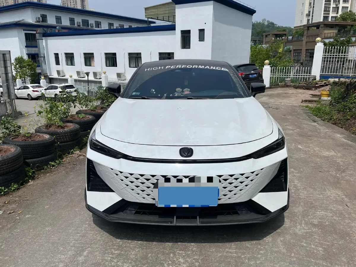 2024 ChangAn UNI-V 1.5T 188HP L4 7DCT,autocango,china used car exporter,china ev exporter,chinese used car exporter,chinese used ev exporter