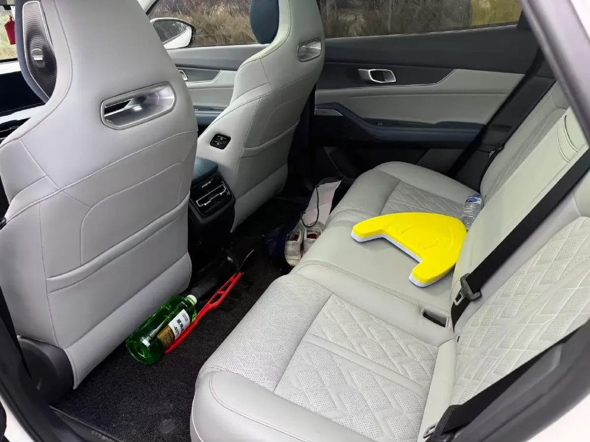 2023 ChangAn UNI-K iDD 1.5T 170HP L4 6TCT PHEV 28.39KWH,autocango,china used car exporter,china ev exporter,chinese used car exporter,chinese used ev exporter