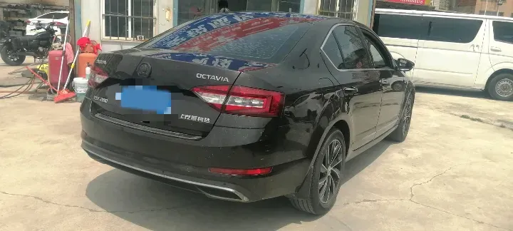 2018 Skoda Octavia 1.4T 150HP L4 7DCT,autocango,china used car exporter,china ev exporter,chinese used car exporter,chinese used ev exporter
