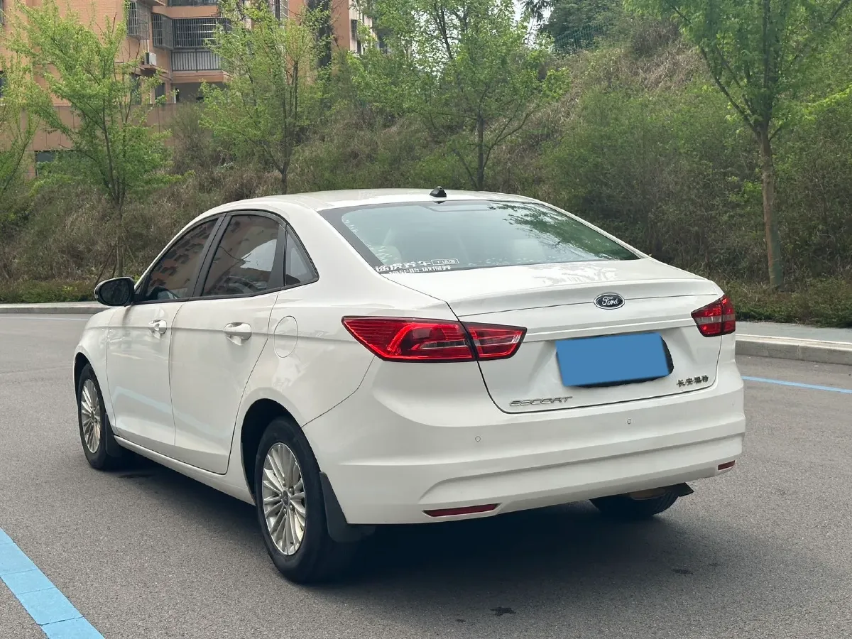 2017 Ford Escort 1.5L 113HP L4 6AT,autocango,china used car exporter,china ev exporter,chinese used car exporter,chinese used ev exporter