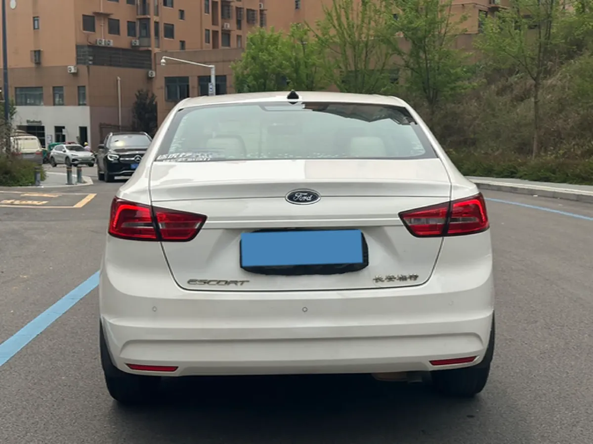 2017 Ford Escort 1.5L 113HP L4 6AT,autocango,china used car exporter,china ev exporter,chinese used car exporter,chinese used ev exporter