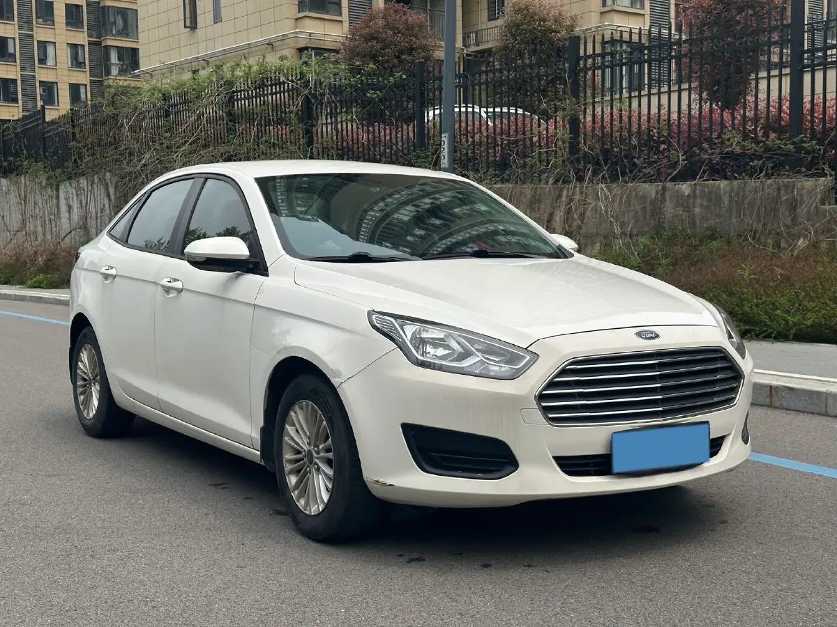 2017 Ford Escort 1.5L 113HP L4 6AT,autocango,china used car exporter,china ev exporter,chinese used car exporter,chinese used ev exporter