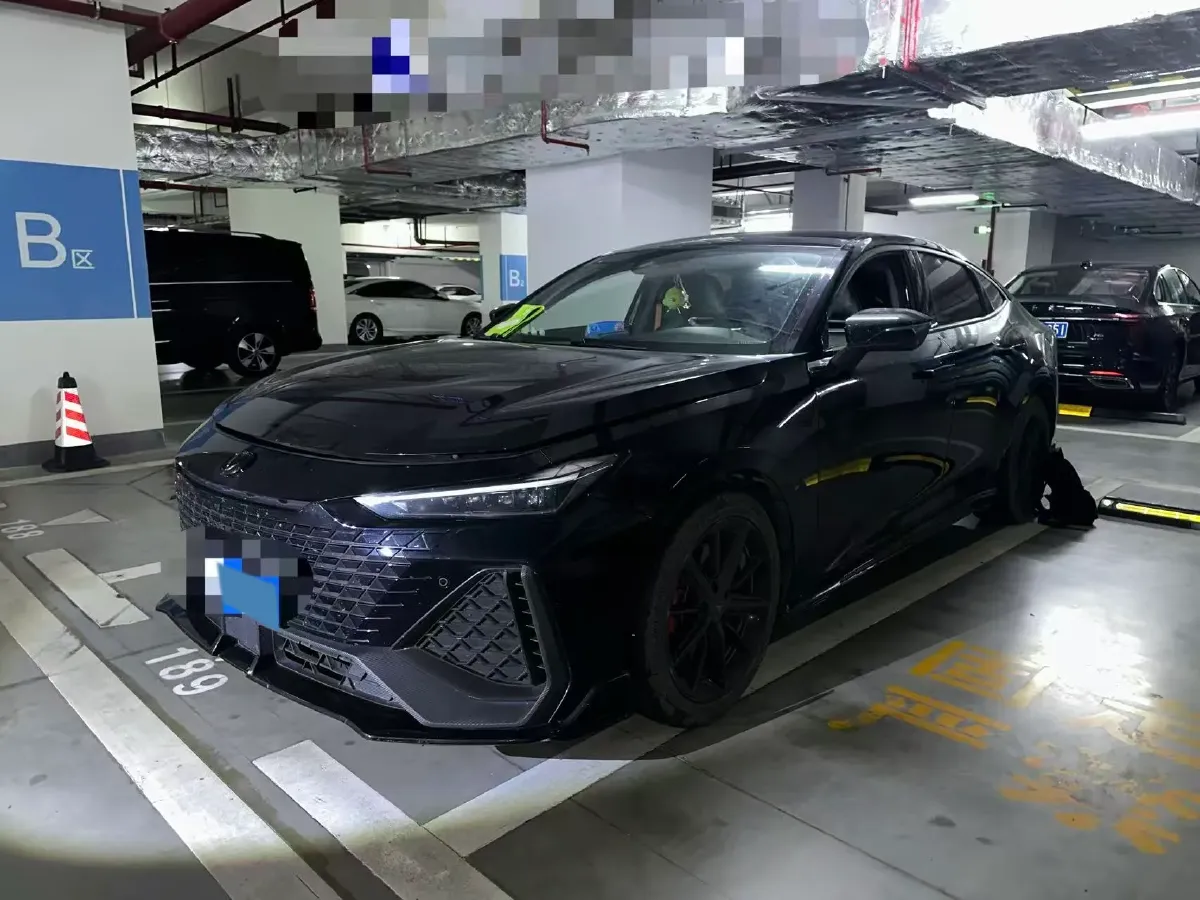 2022 ChangAn UNI-V 2.0T 233HP L4 8AT,autocango,china used car exporter,china ev exporter,chinese used car exporter,chinese used ev exporter