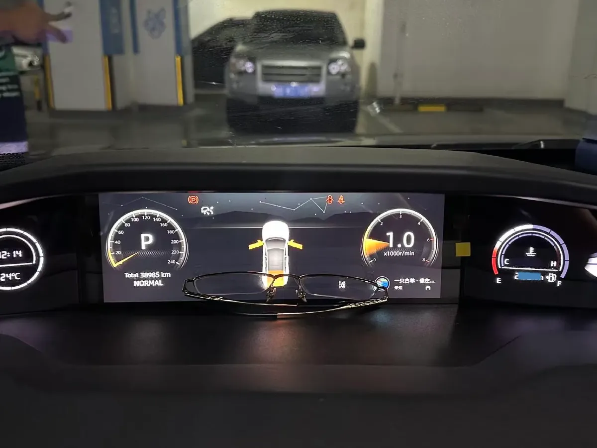 2022 ChangAn UNI-V 2.0T 233HP L4 8AT,autocango,china used car exporter,china ev exporter,chinese used car exporter,chinese used ev exporter