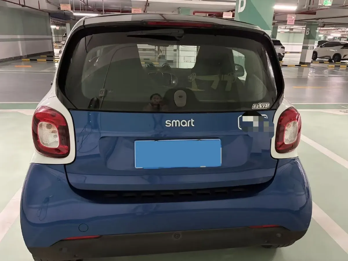 2019 Smart smart fortwo 0.9T 90HP L3 6DCT,autocango,china used car exporter,china ev exporter,chinese used car exporter,chinese used ev exporter