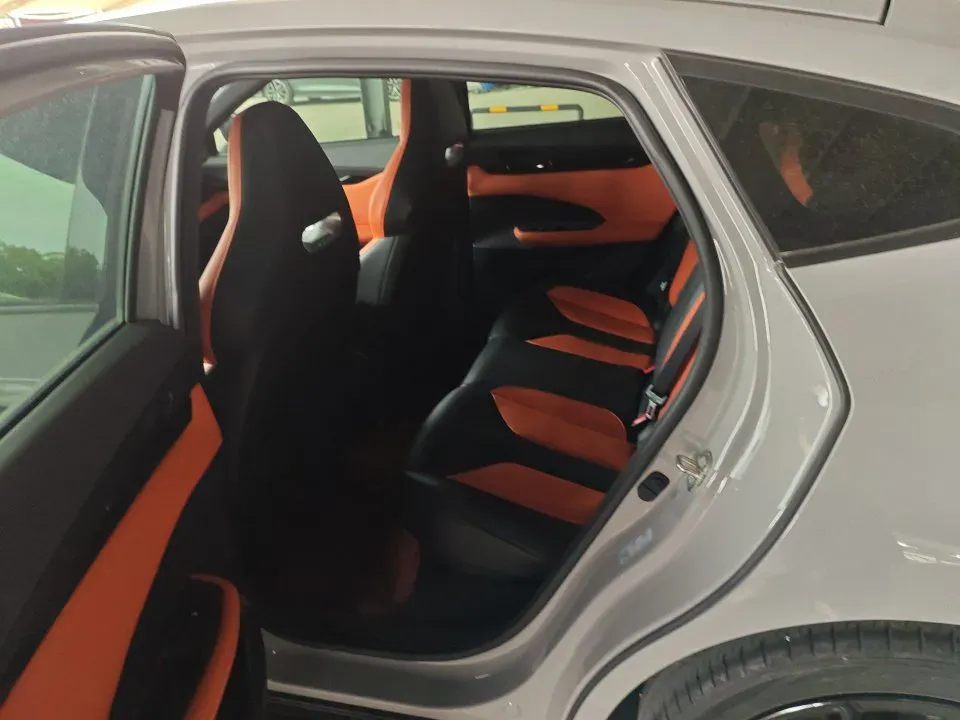 2022 ChangAn UNI-V 2.0T 233HP L4 8AT,autocango,china used car exporter,china ev exporter,chinese used car exporter,chinese used ev exporter