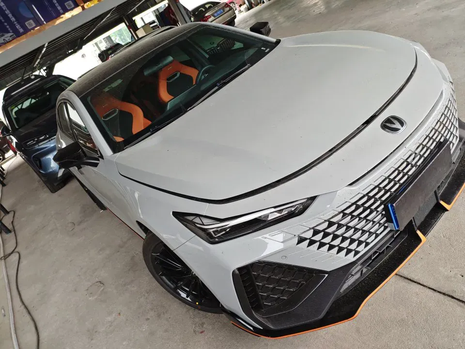 2022 ChangAn UNI-V 2.0T 233HP L4 8AT,autocango,china used car exporter,china ev exporter,chinese used car exporter,chinese used ev exporter