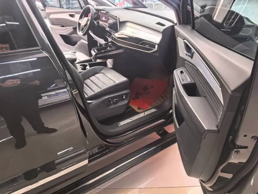 2022 Volkswagen Talagon 2.0T 220HP L4 7DCT,autocango,china used car exporter,china ev exporter,chinese used car exporter,chinese used ev exporter