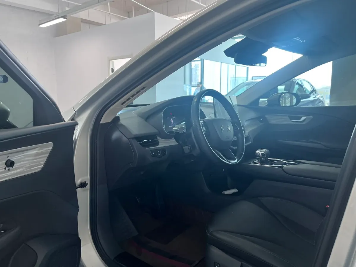 2024 HongQi E-QM5 BEV 72KWH,autocango,china used car exporter,china ev exporter,chinese used car exporter,chinese used ev exporter