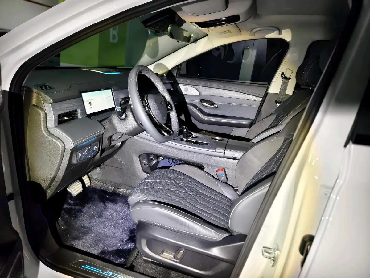 2023 Jetour Traveller 2.0T 254HP L4 7DCT,autocango,china used car exporter,china ev exporter,chinese used car exporter,chinese used ev exporter