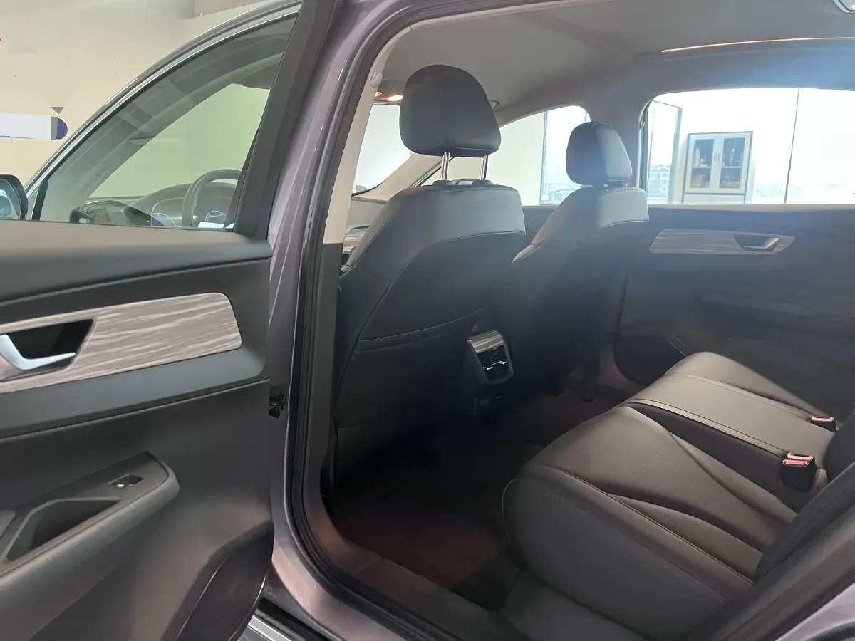 2024 HongQi E-QM5 BEV 72KWH,autocango,china used car exporter,china ev exporter,chinese used car exporter,chinese used ev exporter