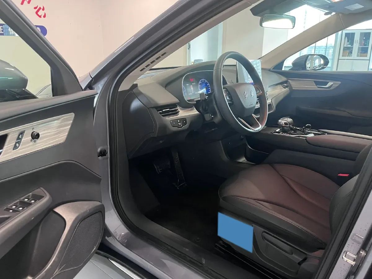 2024 HongQi E-QM5 BEV 72KWH,autocango,china used car exporter,china ev exporter,chinese used car exporter,chinese used ev exporter