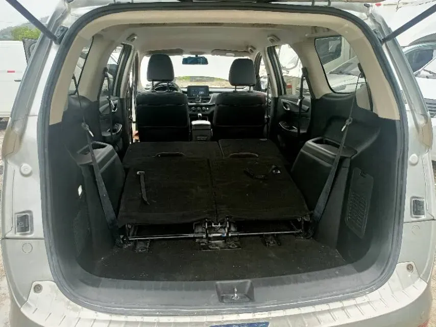 2019 BaoJun 730 1.5L 112HP L4 6MT,autocango,china used car exporter,china ev exporter,chinese used car exporter,chinese used ev exporter