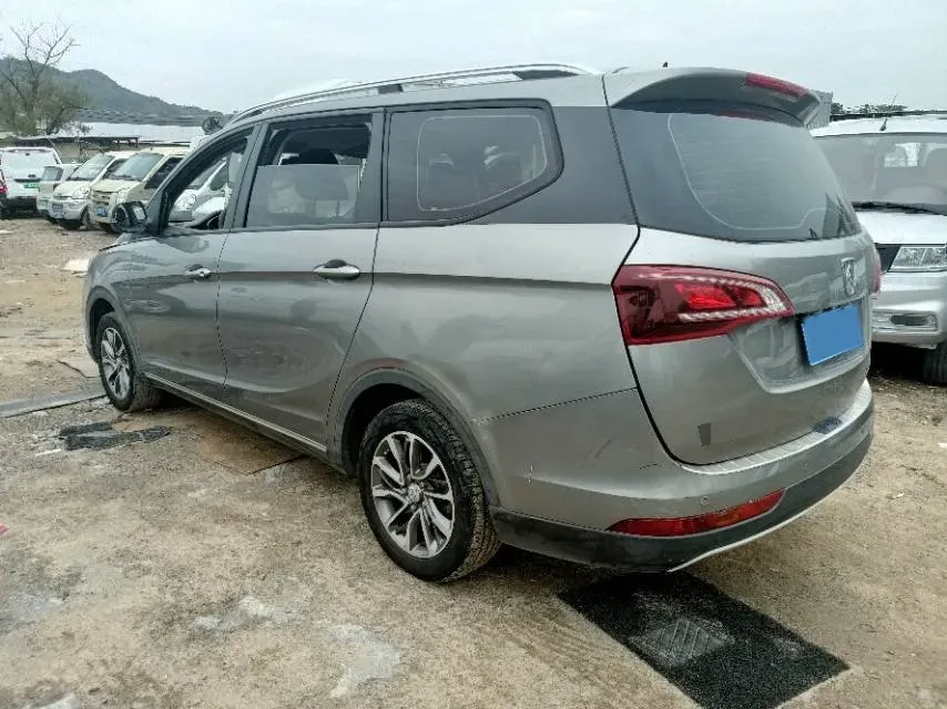 2019 BaoJun 730 1.5L 112HP L4 6MT,autocango,china used car exporter,china ev exporter,chinese used car exporter,chinese used ev exporter